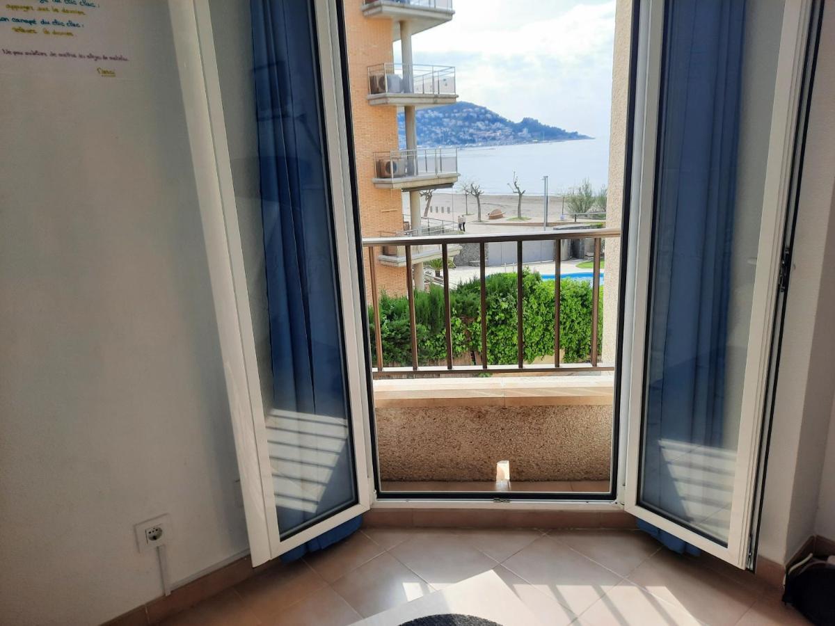Castell Joncar,30 M De La Playa, 1Era Linea De Mar, Vista Al Mar Apartment Roses Ngoại thất bức ảnh