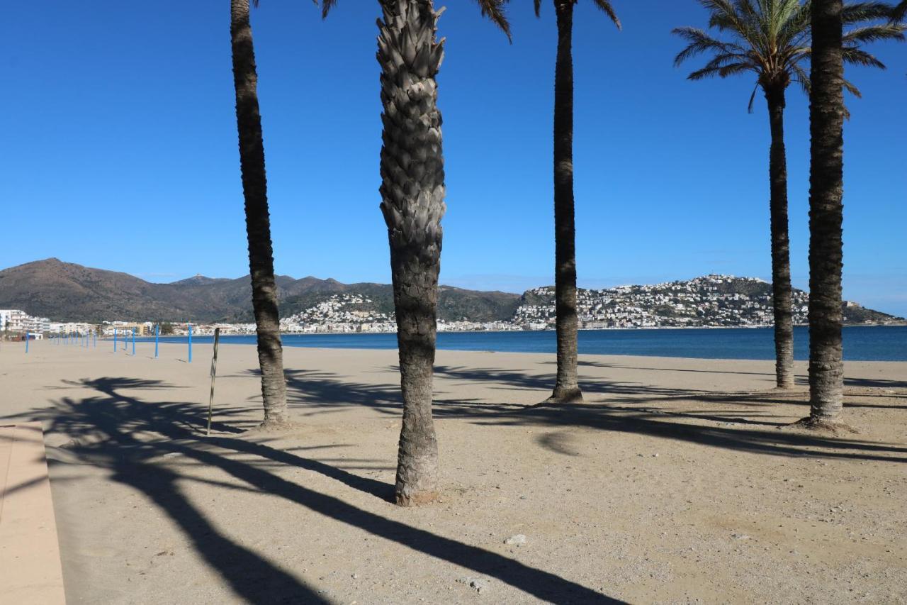 Castell Joncar,30 M De La Playa, 1Era Linea De Mar, Vista Al Mar Apartment Roses Ngoại thất bức ảnh